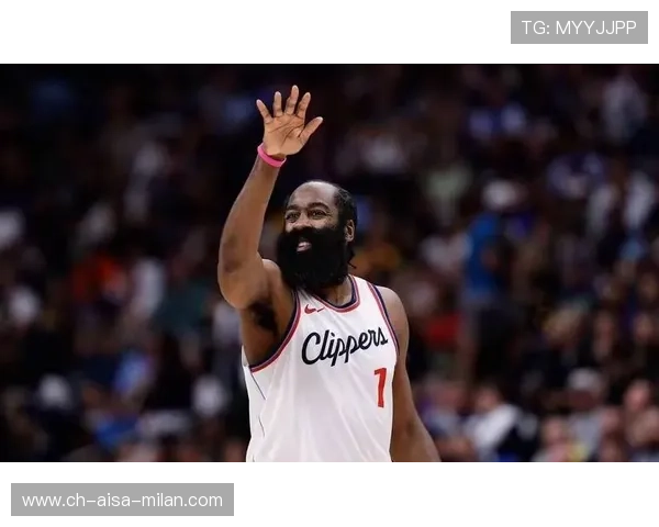 哈登后撤步三分稳稳命中，快船短暂止血