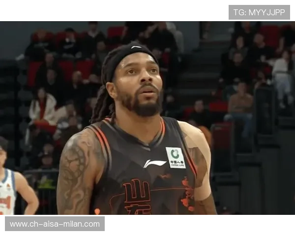 山东克里斯篮下连续得手，球队稳住领先